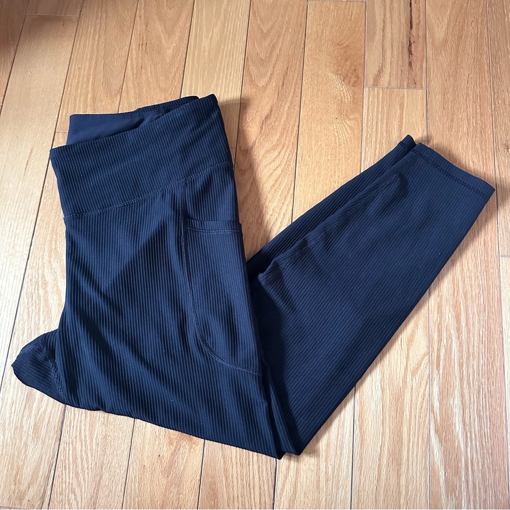 Old Navy Powersoft Ribbed Black Leggings with pockets